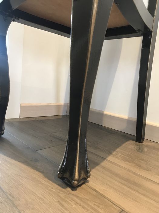 Крісло. Стілець. Антикваріат