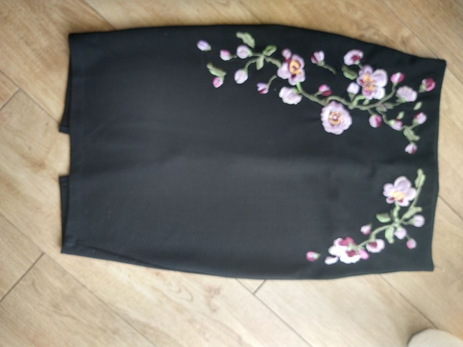 Spódnica ołówkowa XS