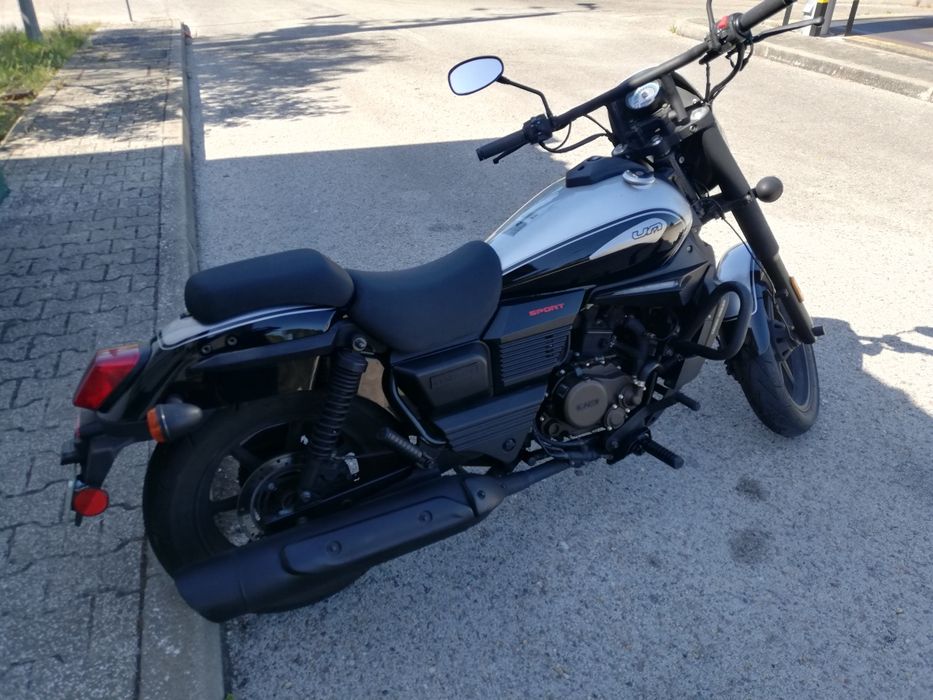 UM  RENEGADE sport 125cc.     Venda/troca