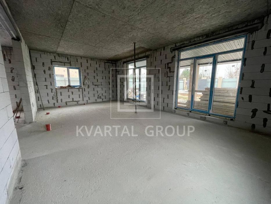 Великий будинок з терасою у Дмитрівці! Є варіант розтервінування