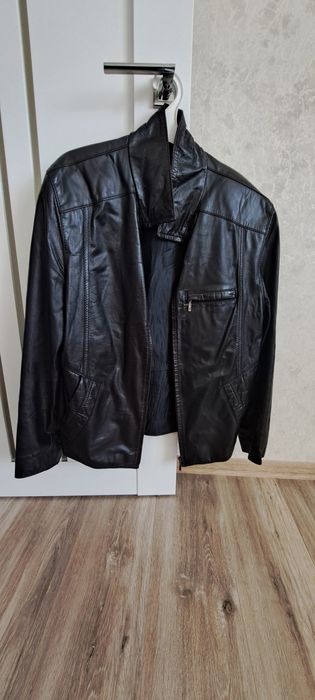 Куртка  шкіряна,