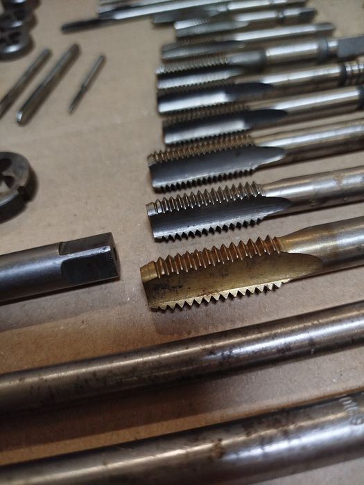 Лерки плашки мітчики СССР від М2 до М20 (1/2) Лерки плашки метчики