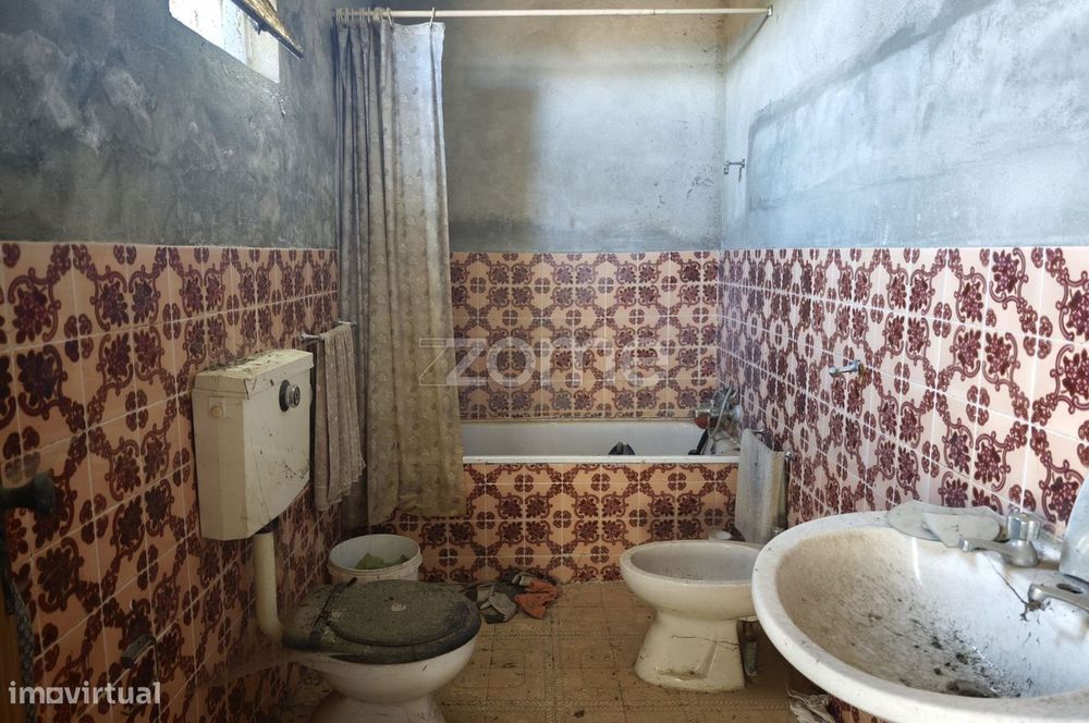 Três Moradias com terreno Pópulo, Alijó