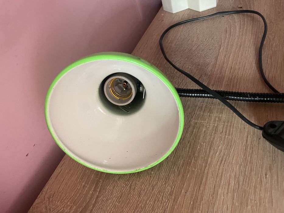 Настільний ліхтарик з прищепкою