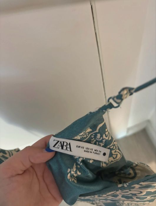 Vestido Acetinado Zara