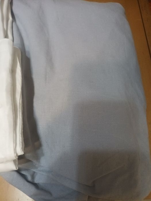 Jogo de cama de solteiro em cinzento e branco
