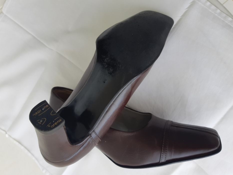 Elegantes Sapatos para Senhora - Vários Pares