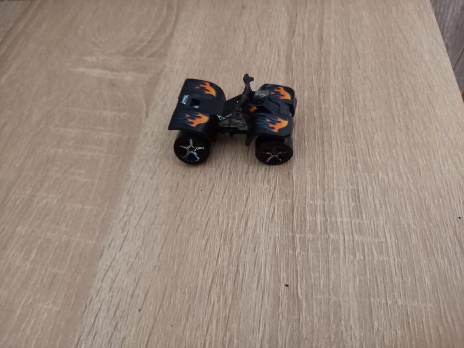 6 motorów hotweels