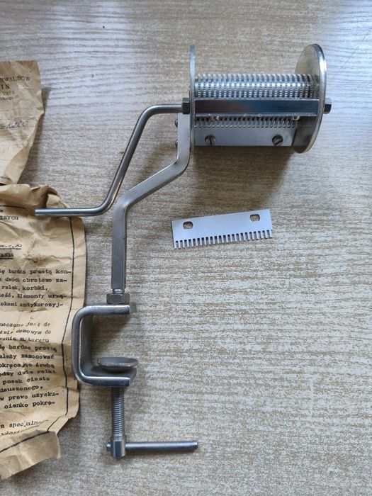 Maszynka krajalnica do makaronu nowa PRL z instrukcją