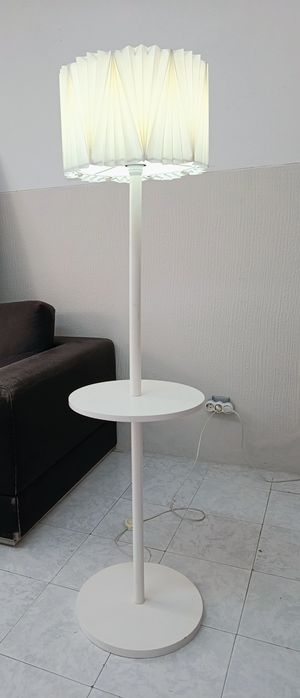 Candeeiro pé madeira lacada a branco