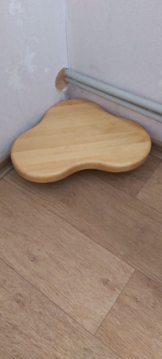 Продам напольную подставку