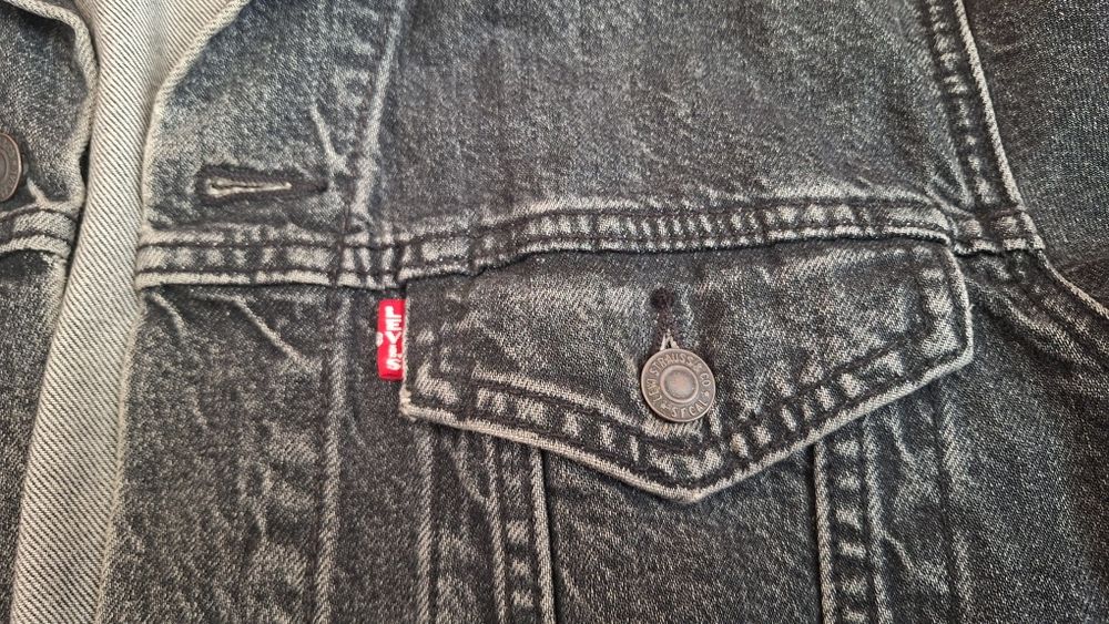 Levi's джинсовая куртка. М. Черная