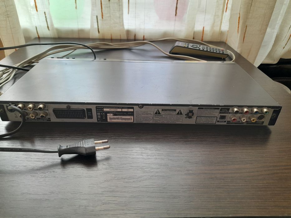 Samsung лазерный видеопроигрыватель DVD-P466KD