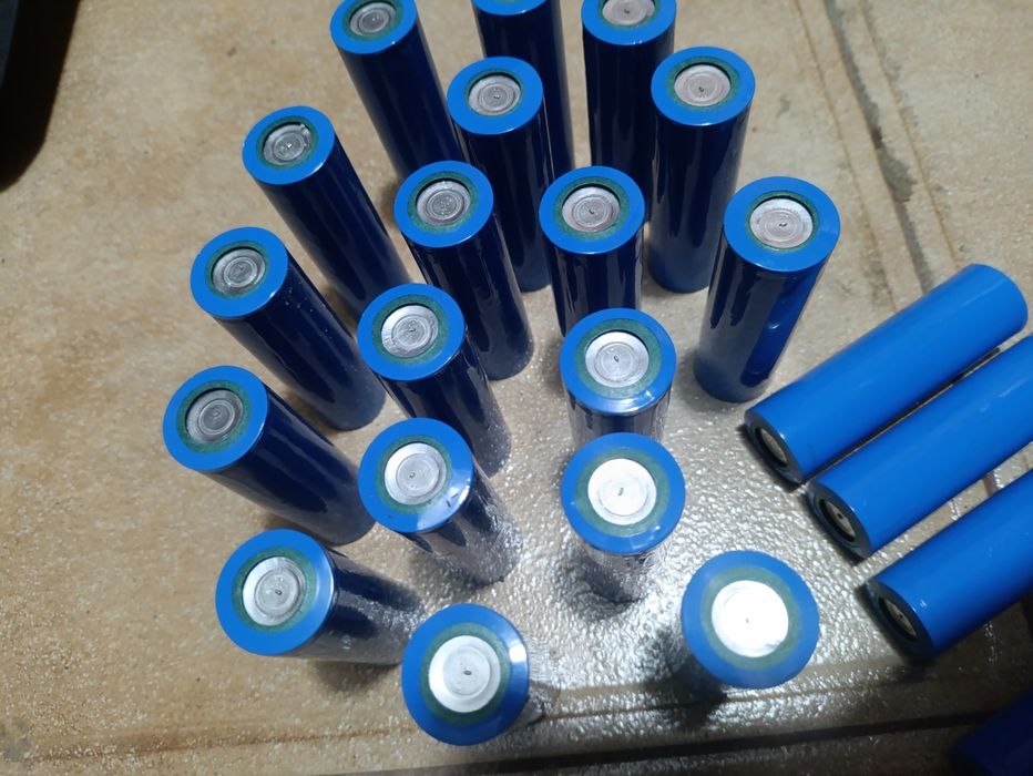 Акумулятори 21700 батарейки Tesla