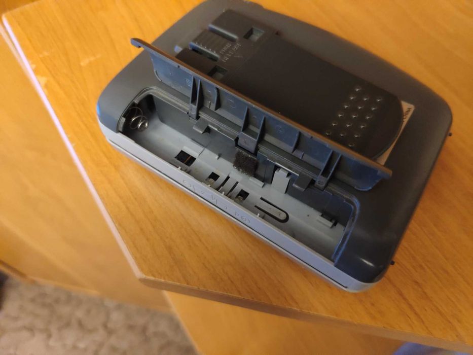 Продам кассетный плеер AIWA HS-TA213