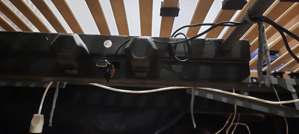 Cama articulada electricamente com 2 meses de uso