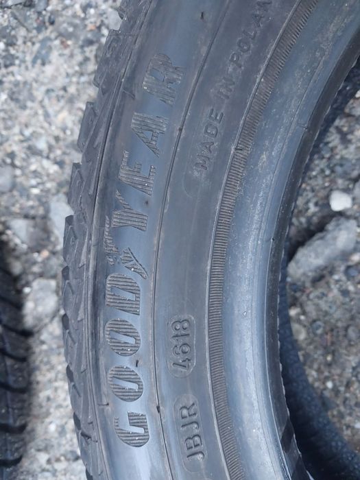 Opony wielosezonowe Goodyear Vector 4Seasons 195/50R15 82 H