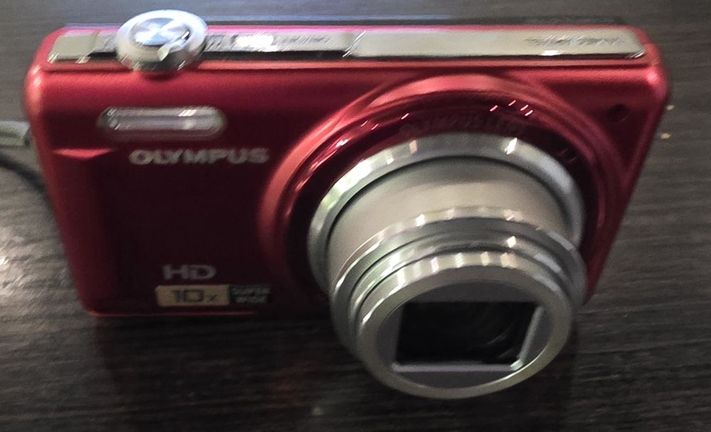 Olimpus.  D - 720
