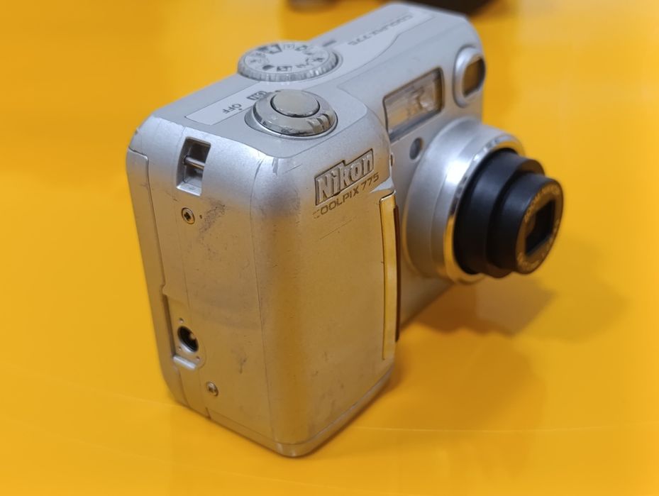 Aparat cyfrowy kompaktowy Nikon Coolpix 775, retro vintage 99% OK