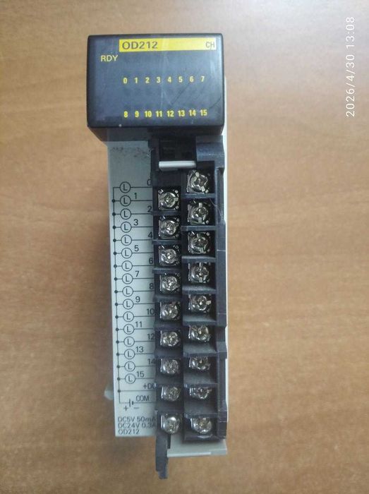 Модуль розширення входів Omron CQM1-TC001, OD212, DA022, AD042