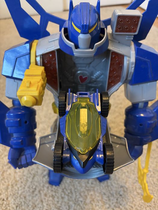 Transformer 40cm com peças e efeitos sonoros e luzes