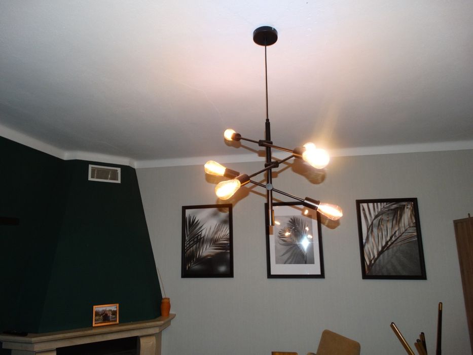 Candeeiro de teto em metal preto com 6 lâmpadas Led amarelas