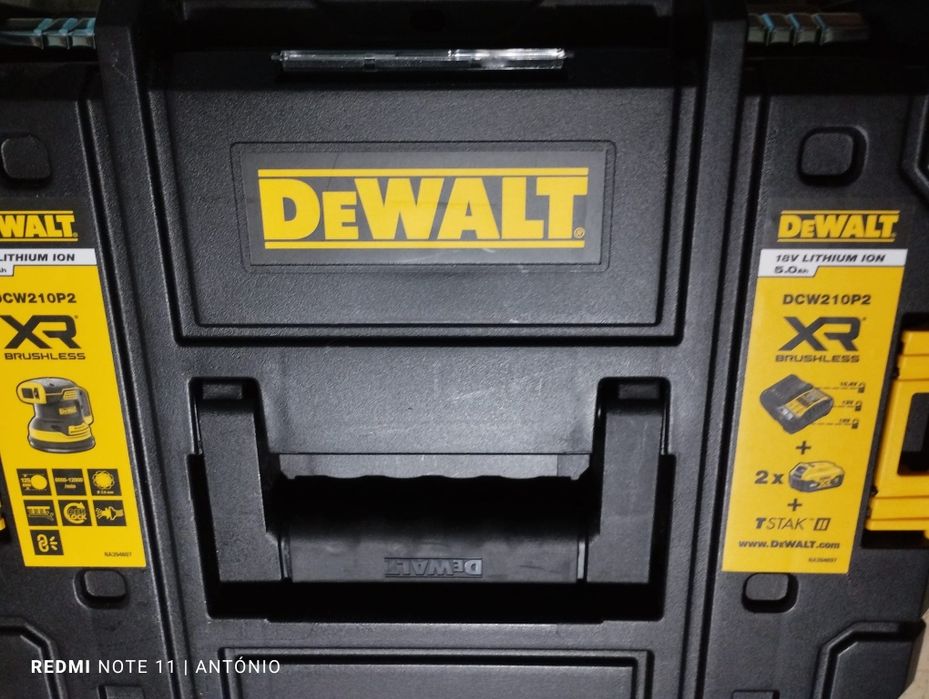 Lixadora Rotorbital sem escovas XR 18V com 2 Baterias Li-Ion 5,0Ah