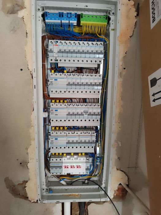 Електромонтер , електрик