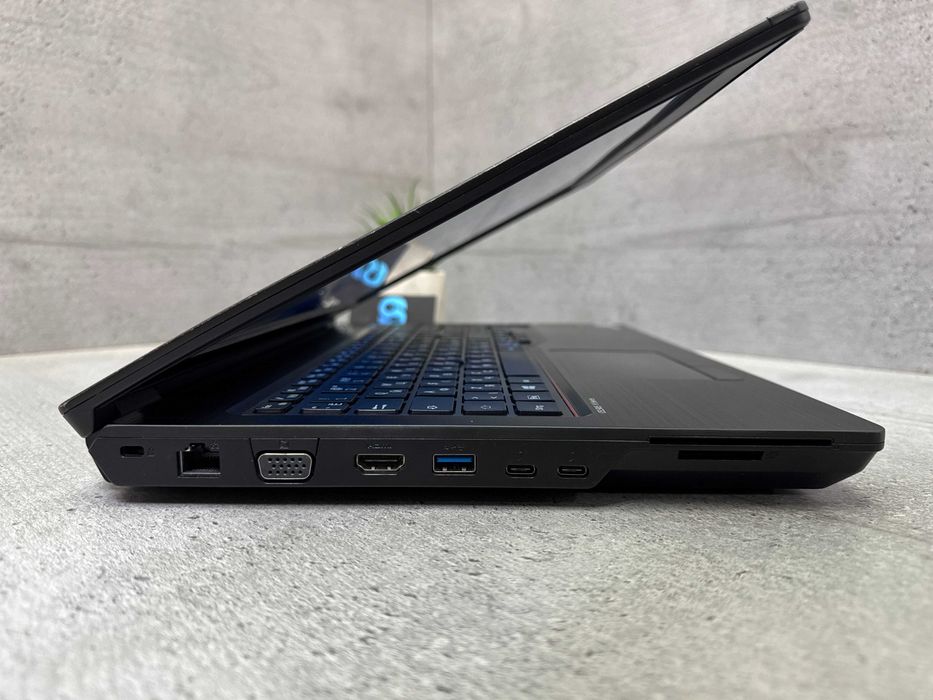 I7-8750H/15.6"/Nvidia/32gb ddr4/Ігровий ноутбук Fujitsu H780/512 ssd