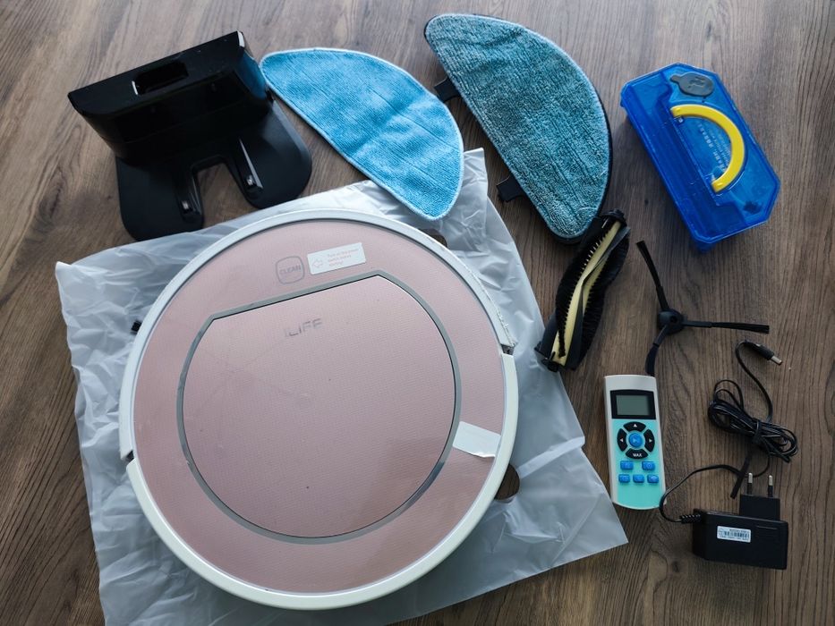 Robot odkurzacz i mop sprzątający Ilife V7S Plus stan dobry zestaw