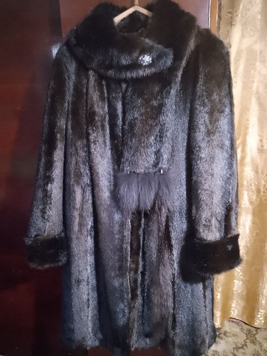 Шуба жіноча, нова. 50-52 розм.