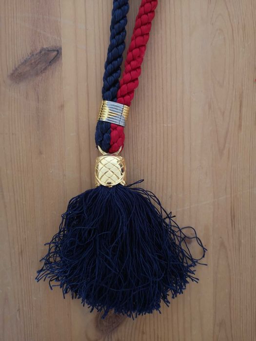 Cinto de atar com pompons