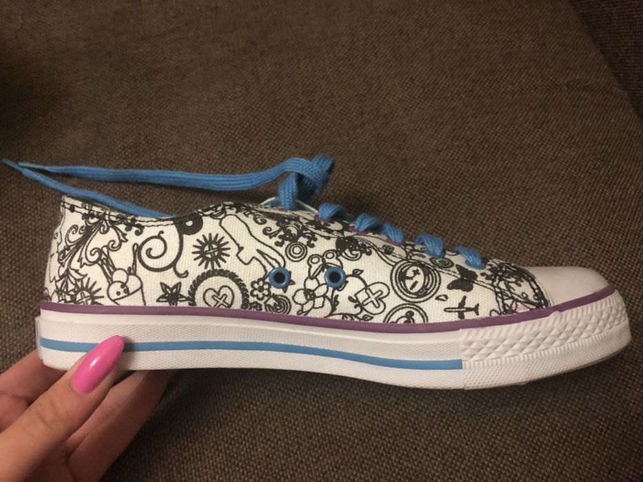 Продам кеды demix