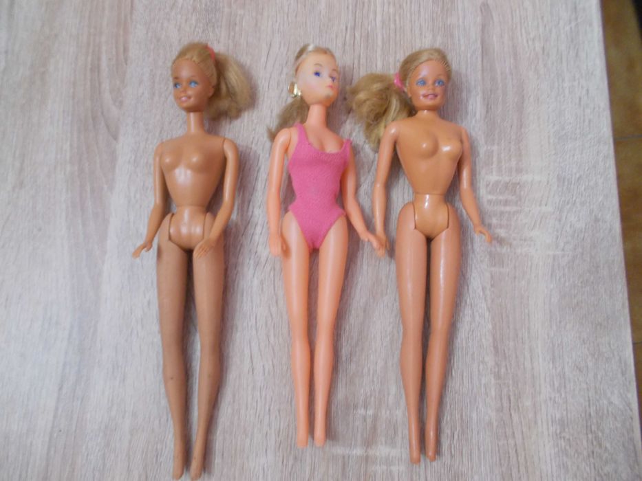 3 bonecas tipo Barbie