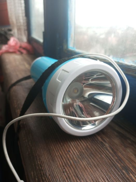 Фонарик аккумуляторный