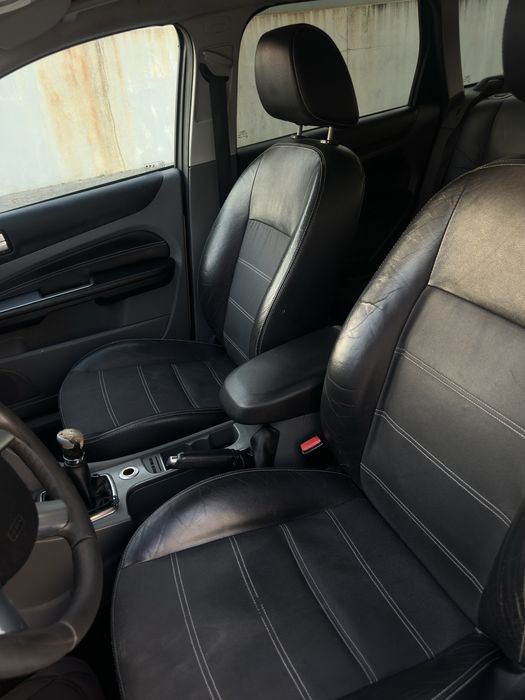 Ford Focus Titanium 1.6 tdci - Poucos kms - Bom estado