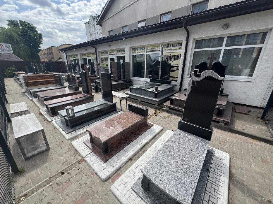 Памятники граніт крихта