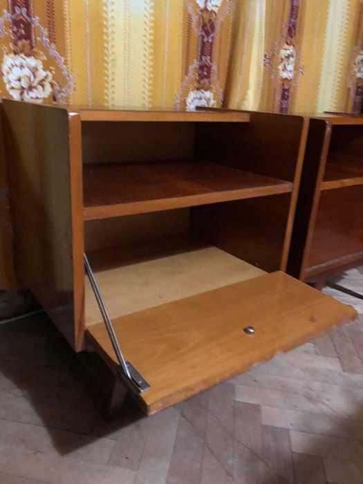 Тумби приліжкові дерев'яні 2 шт. Б/У