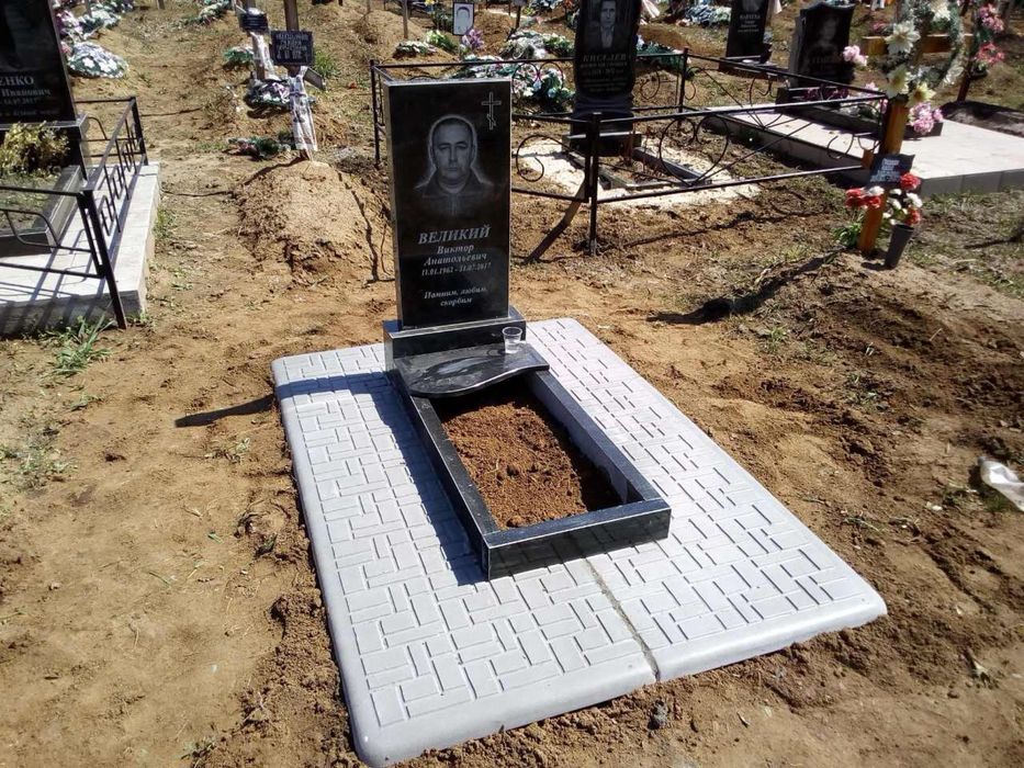 Памятники из гранита от 8000грн.