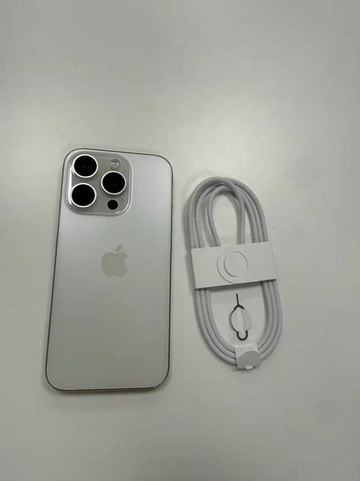 Apple iPhone 15 pro 256gb branco titanium