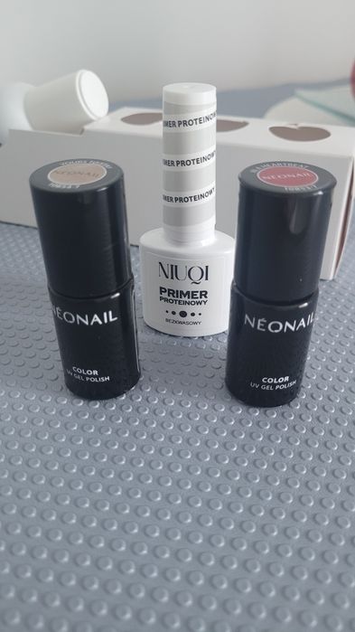 Nowe lakiery Neonail