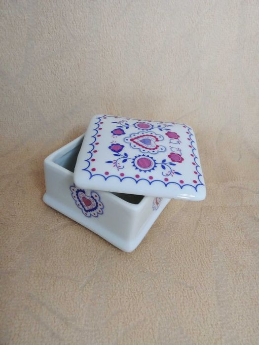 Caixa porcelana vintage AGRocha