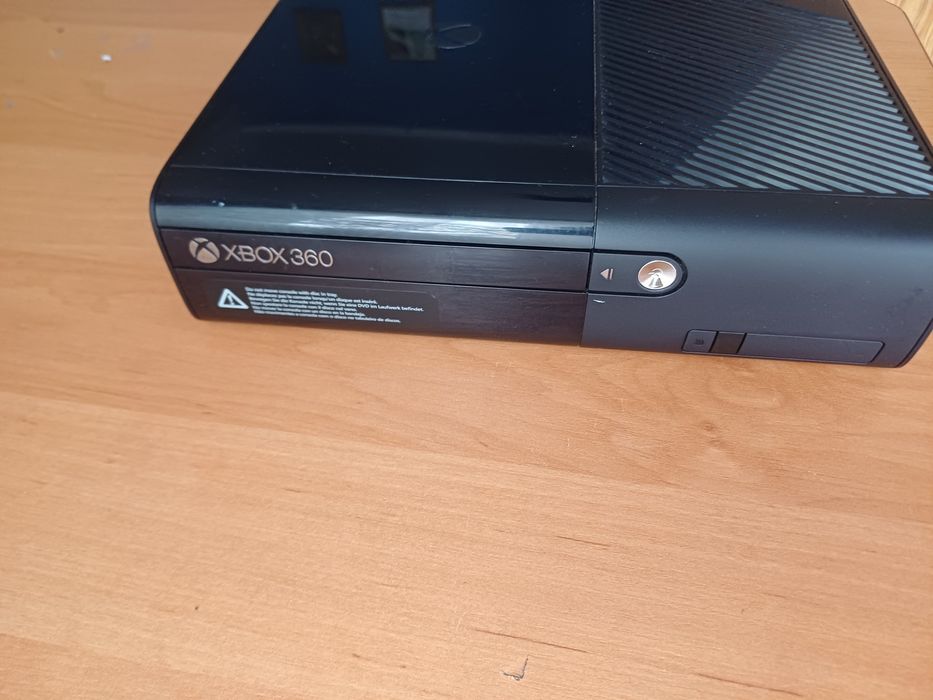 Xbox 360 SLIM + pad + zasilacz | sprawna