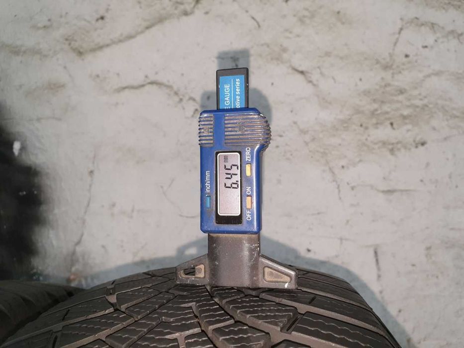 Dwie Opony zimowe 205/60R16 6,4mm Goodyear UltraGrip 9+ 2022r