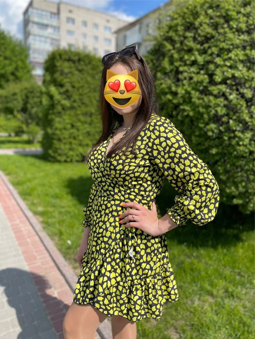 Сукня жіноча (на запах)