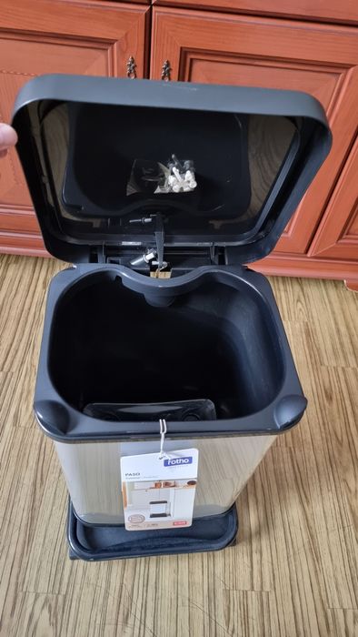 Kosz na śmieci  20 L nieużywany