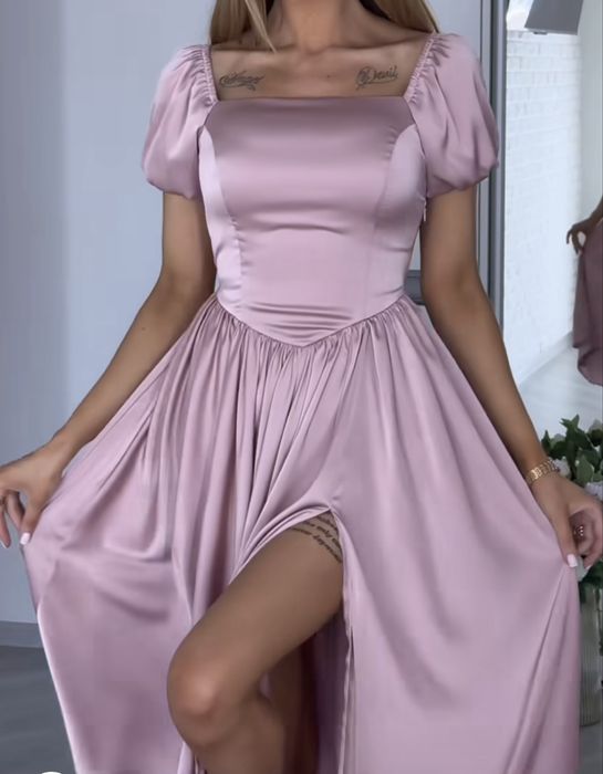 Сукня рожевого кольору вечірня