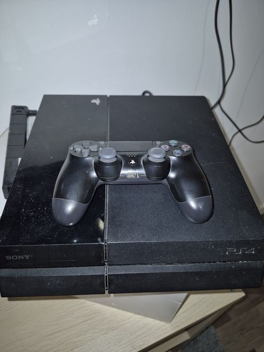 Vendo ou troco ps4 desbloqueada e xbox  serie S  por algo do meu inter