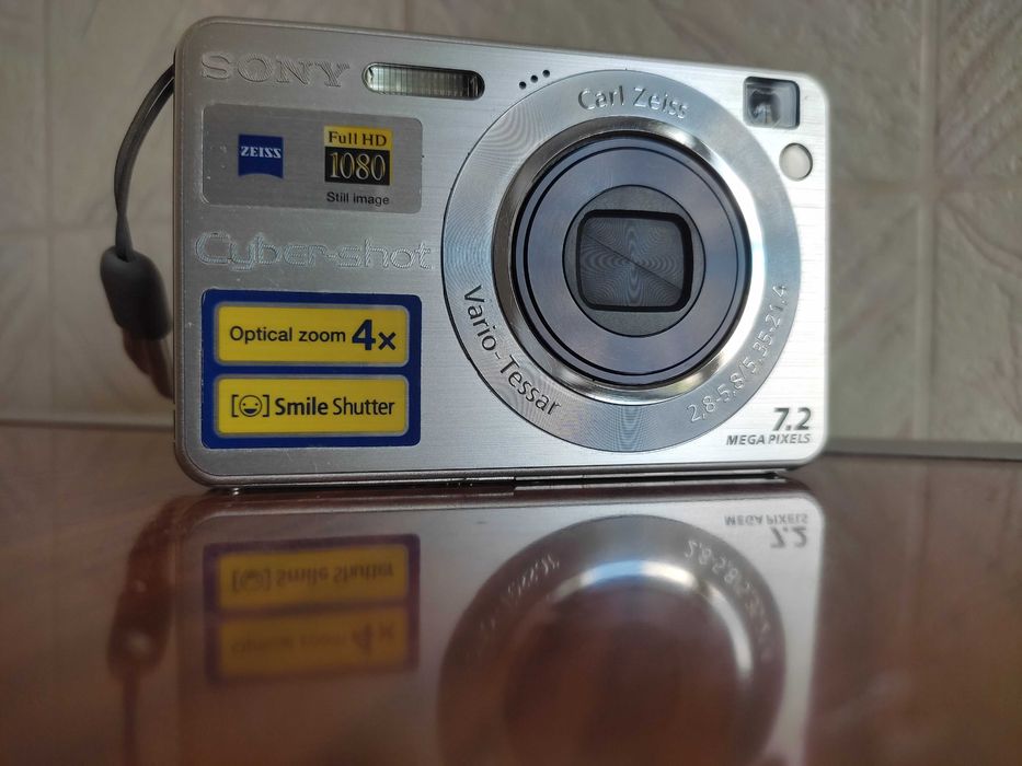 Цифрова фотокамера Sony