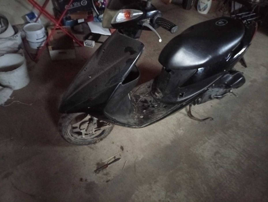 Продам скутер Suzuki Adres v50